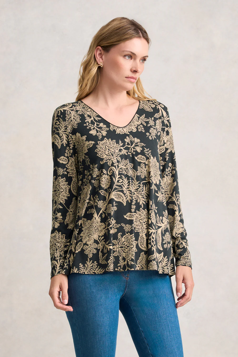 V-Neck Relaxed T-Shirt - Black & Stone Paisley - Skullriy