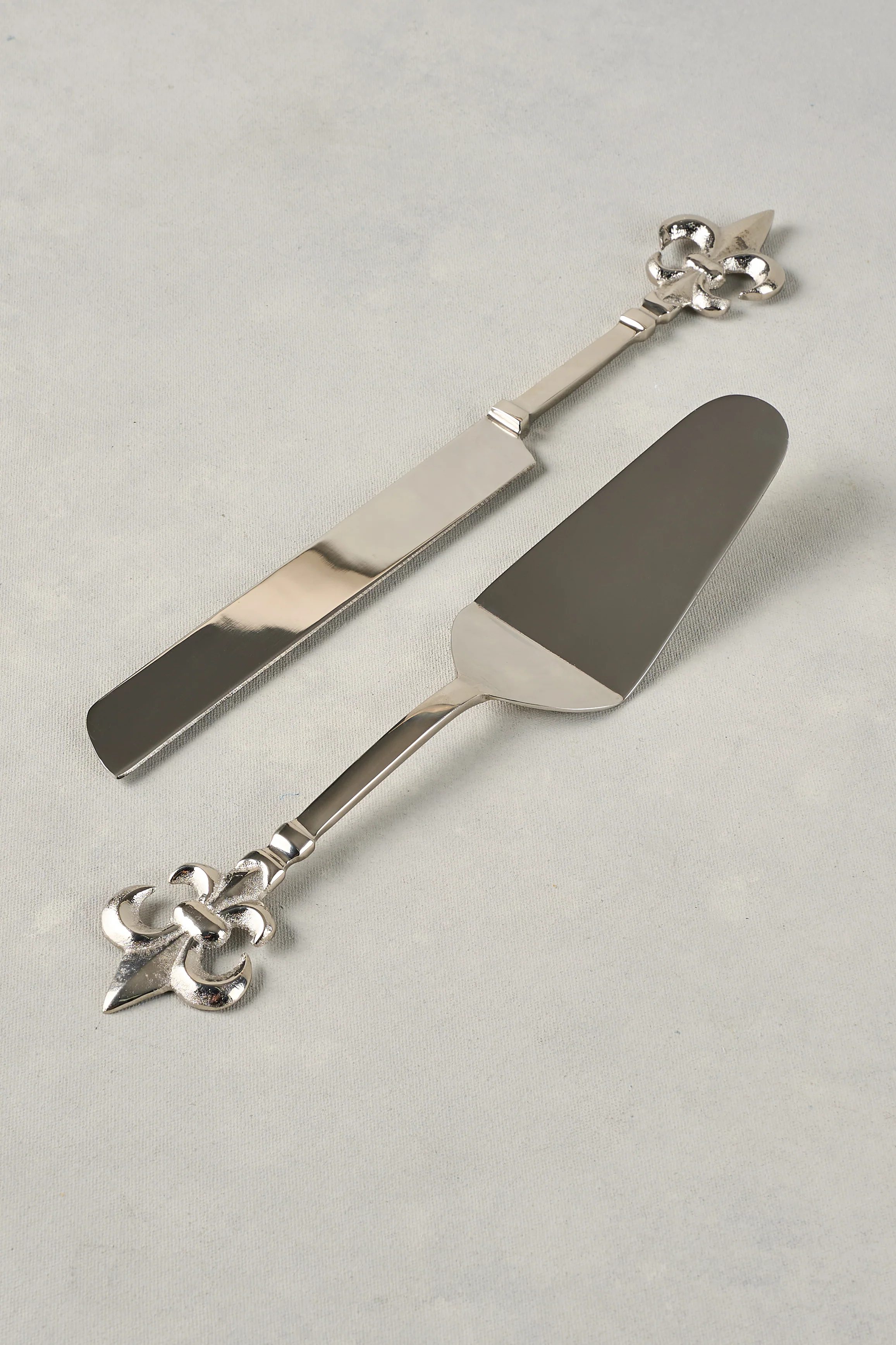 Fleaur De Lys Cake Servers - Skullriy