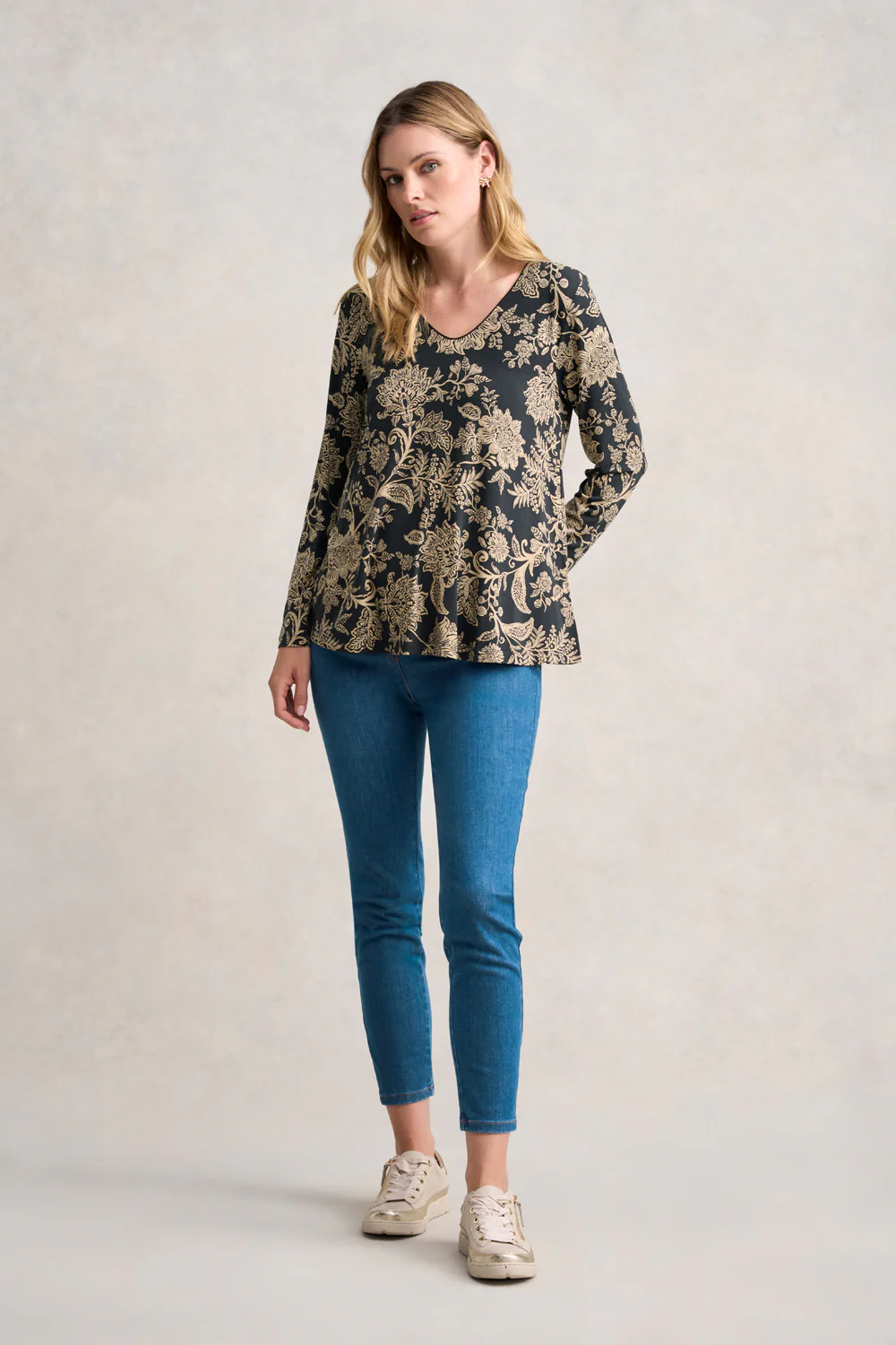 V-Neck Relaxed T-Shirt - Black & Stone Paisley - Skullriy