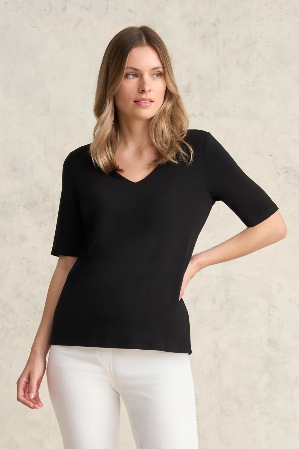 V-Neck Tee - Black - Skullriy