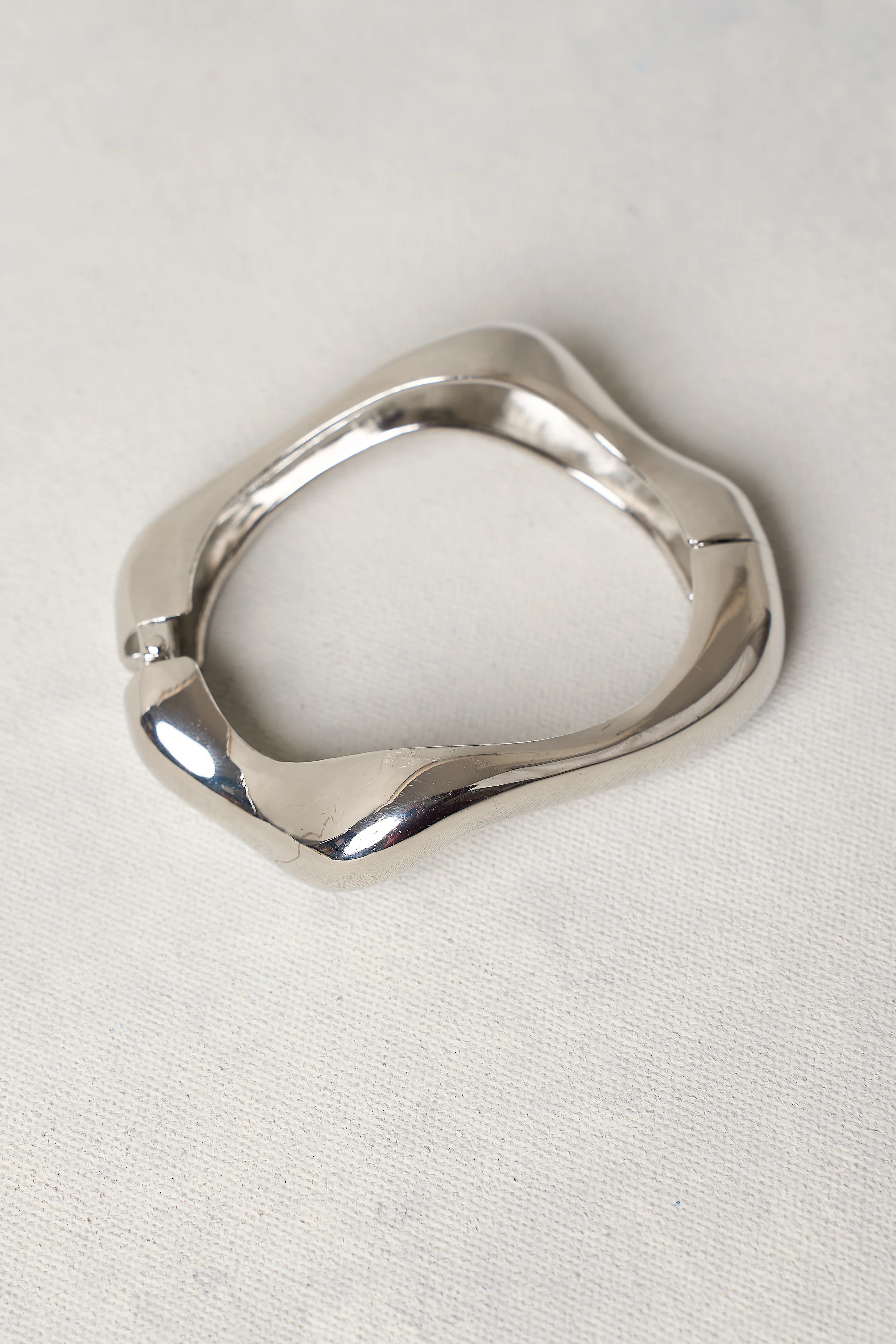 Sculptural Silver Bangle - Skullriy