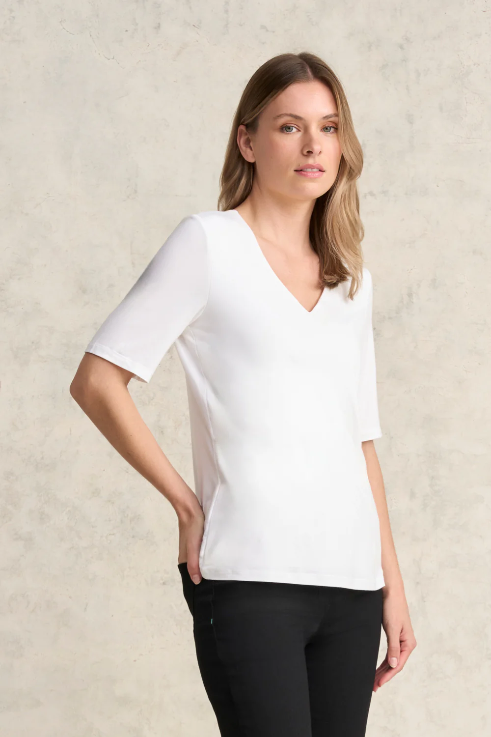 V-Neck Tee - White - Skullriy