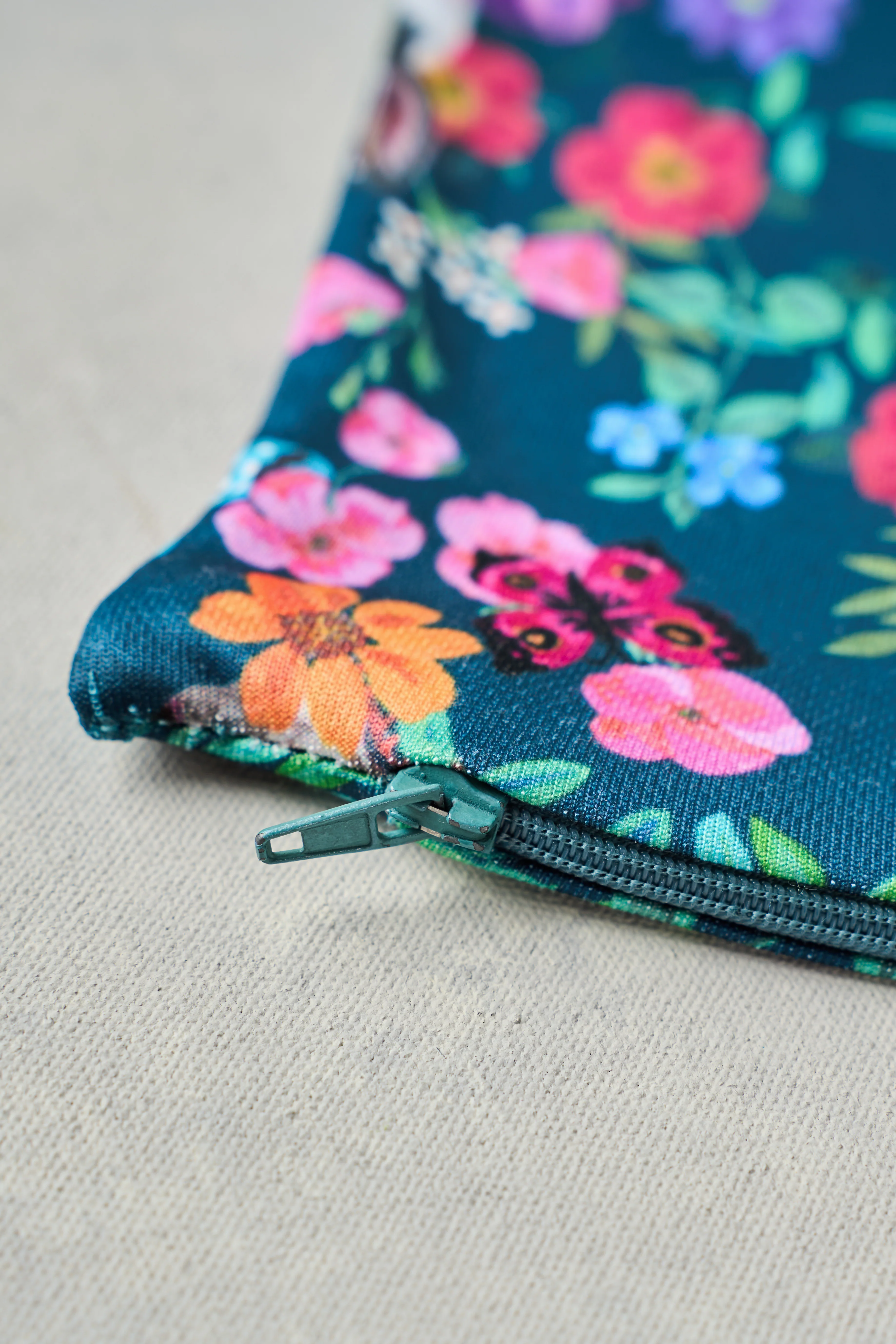 Nathalie L  t   Laundry Bag - Skullriy