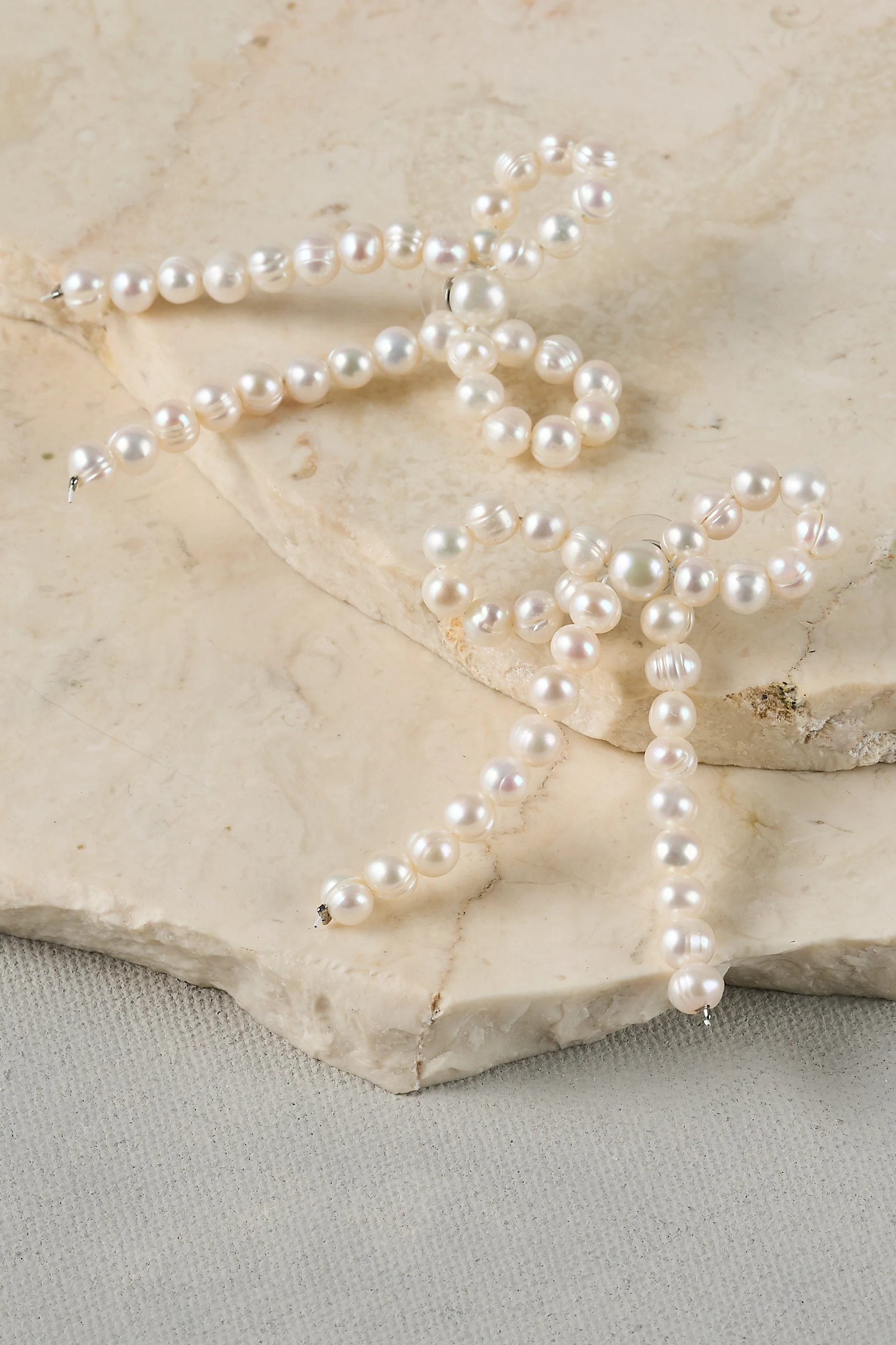 Pearl Bow Earrings - Cream - Skullriy