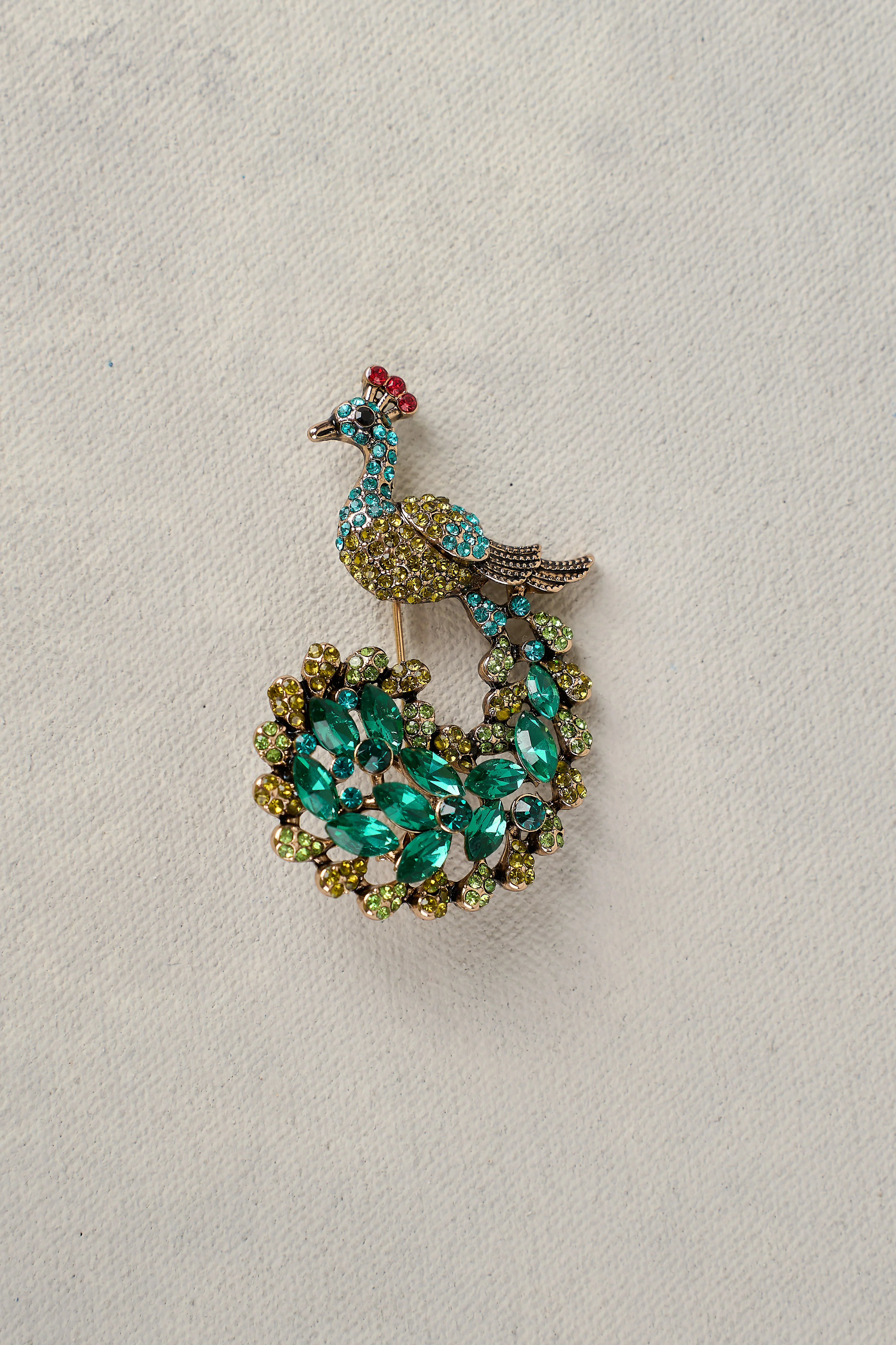 Peacock Glass Stone Brooch - Multicolour - Skullriy