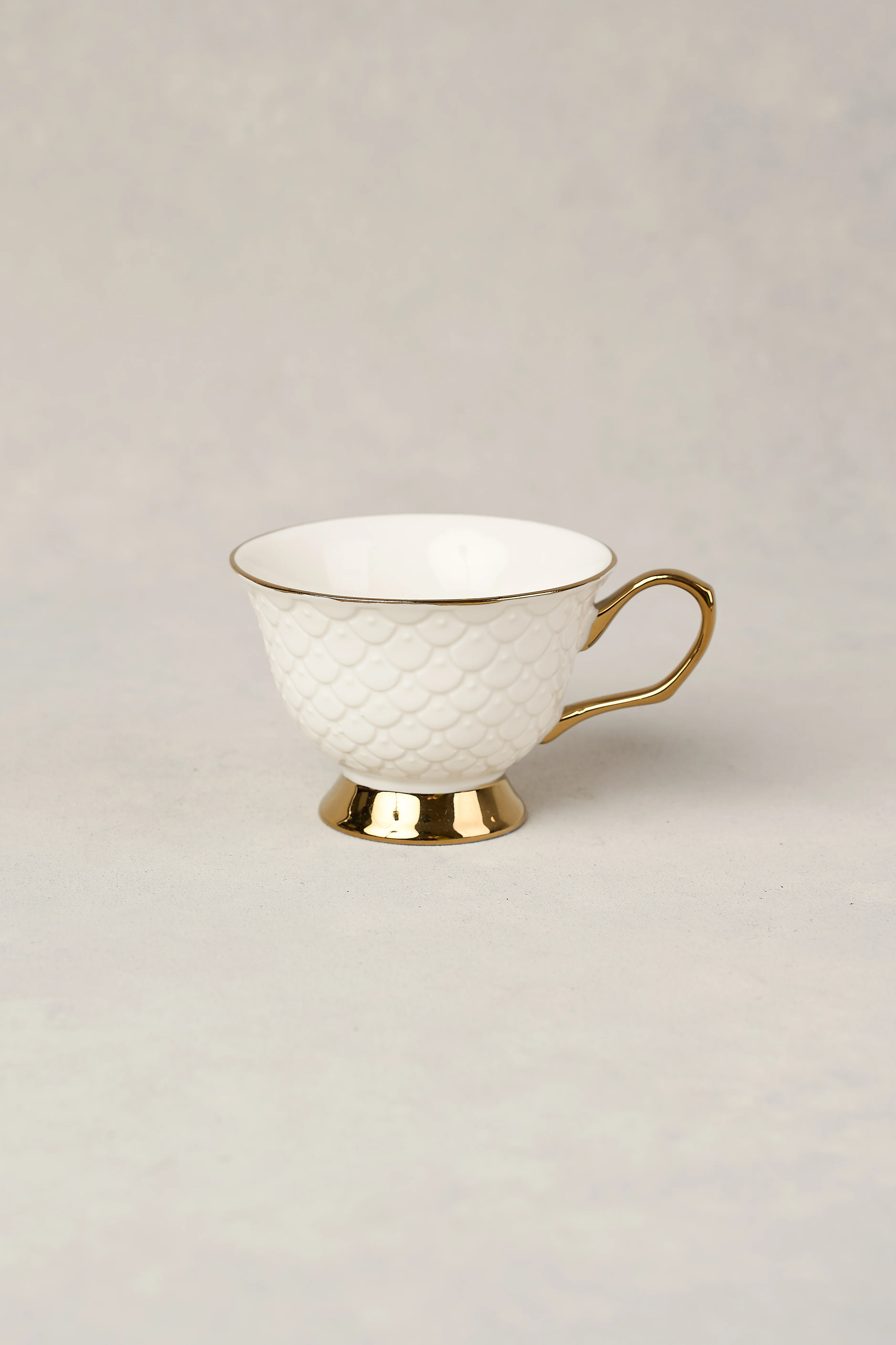 Ripple White Cup & Saucer - Skullriy