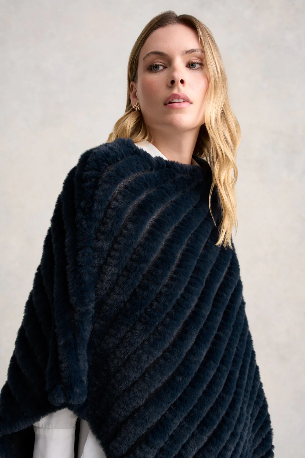 Navy Faux Fur Poncho - Skullriy