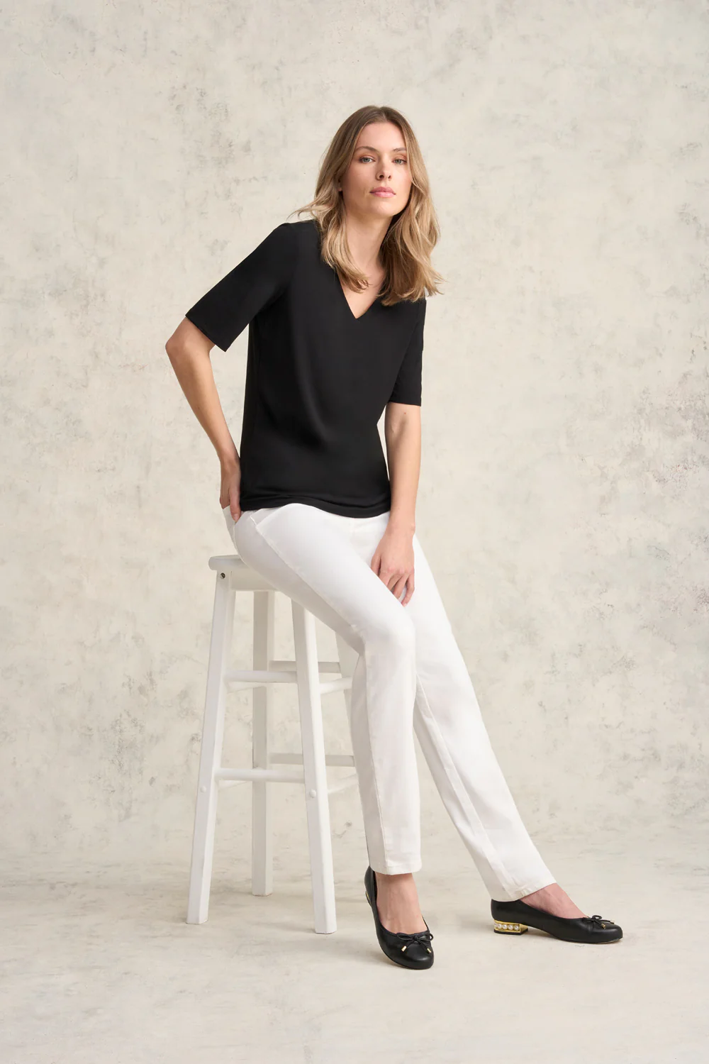 V-Neck Tee - Black - Skullriy