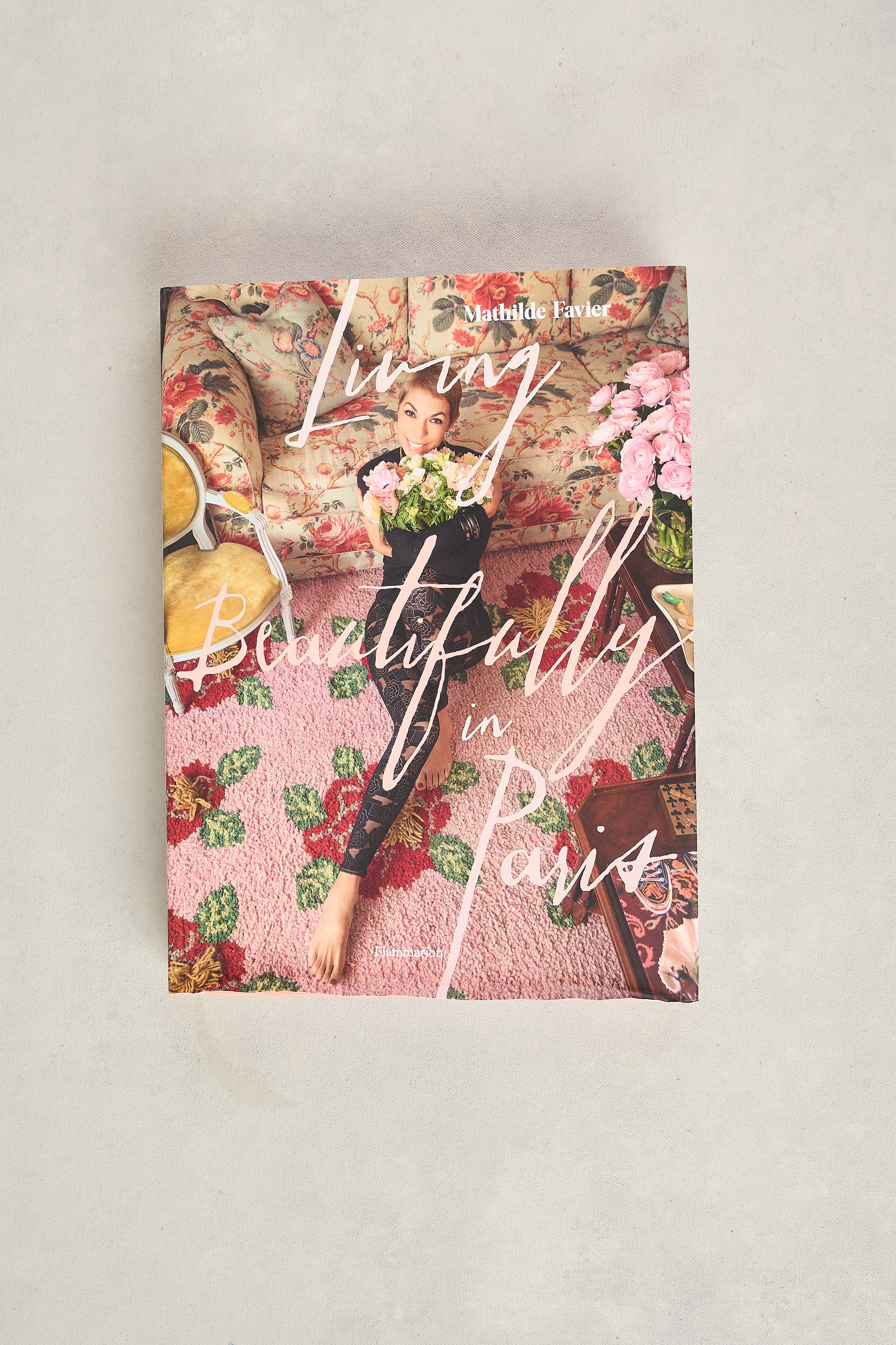 Living Beautifully in Paris Book - Skullriy