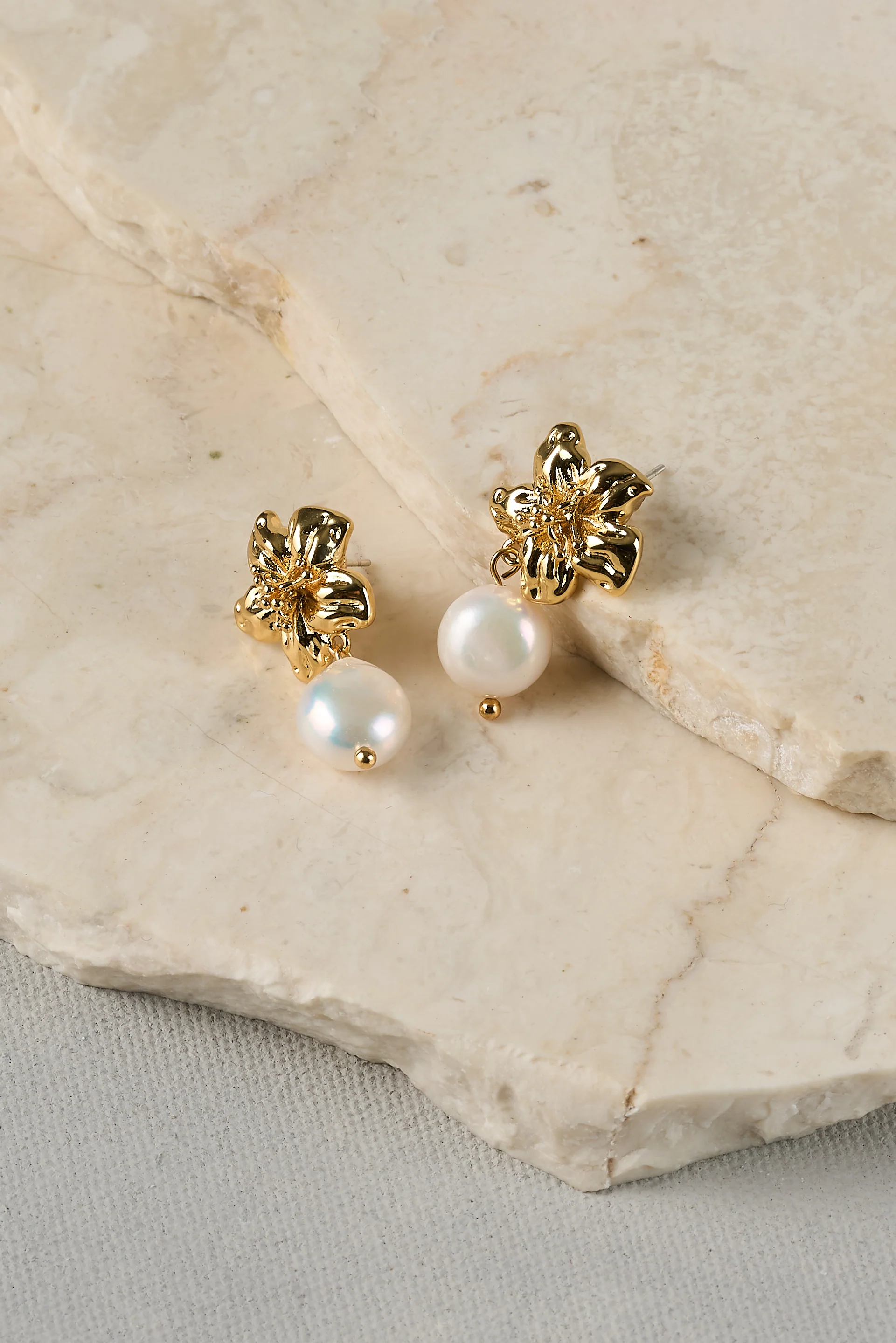 Dainty Floral Pearls  C Gold - Skullriy