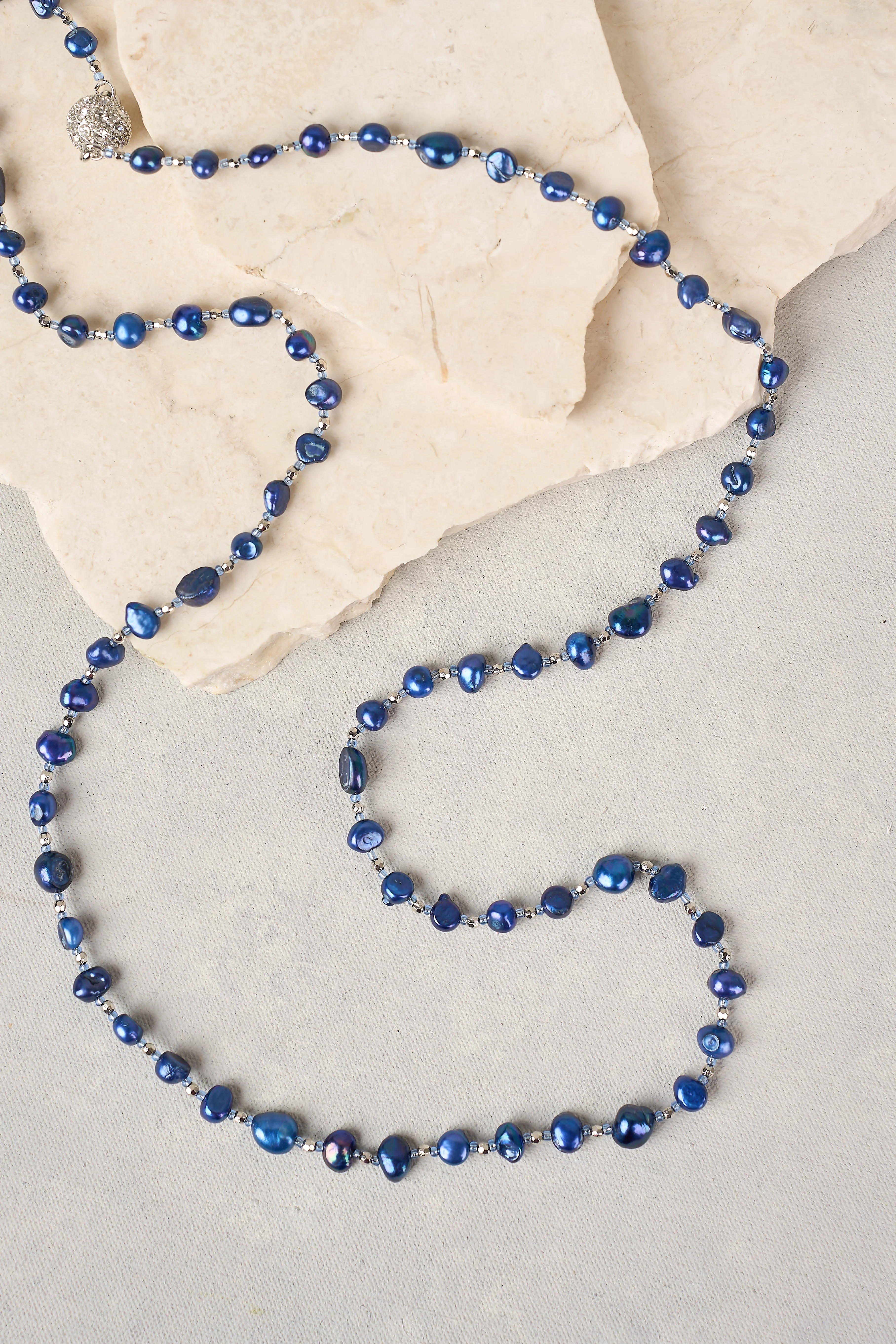 Belle Pearl Necklace - Dark Blue - Skullriy