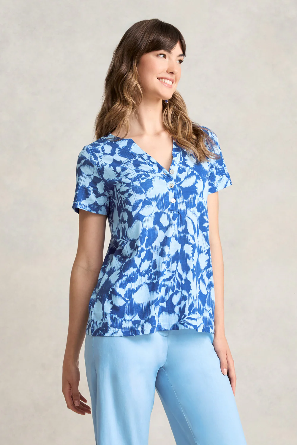 Notch Neck Tee - Seaside Floral - Skullriy