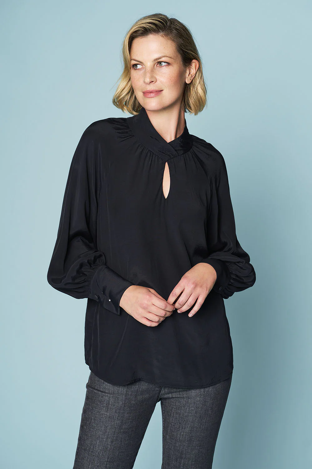 Twist Neck Flounce Top - Black - Skullriy