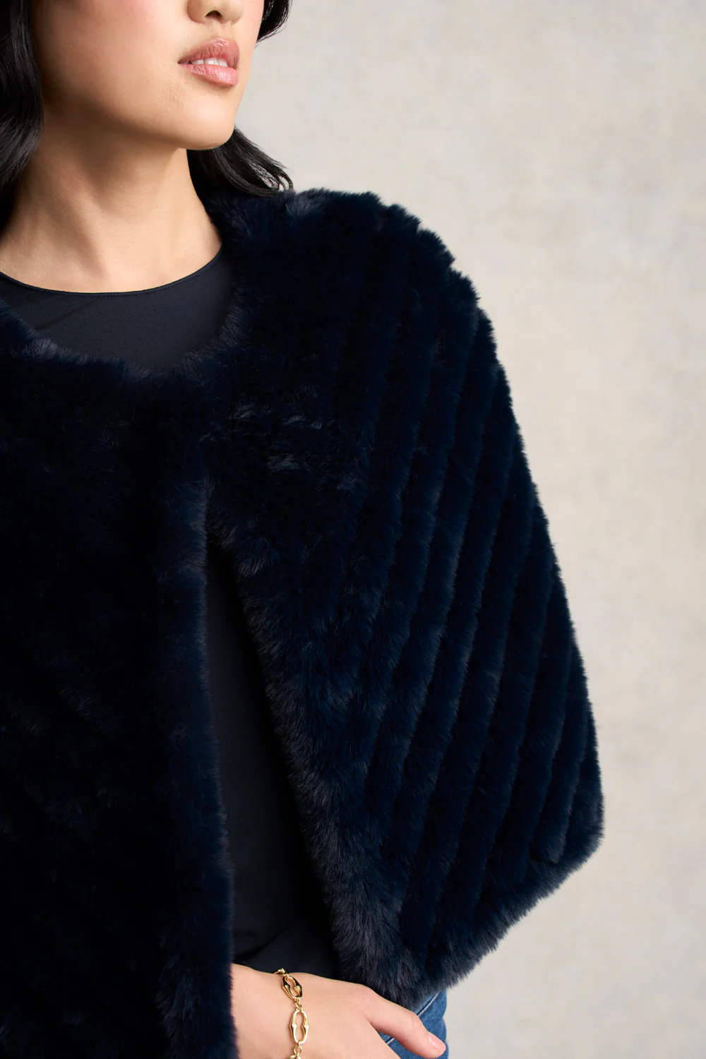 Faux Fur Capelet - Ink - Skullriy