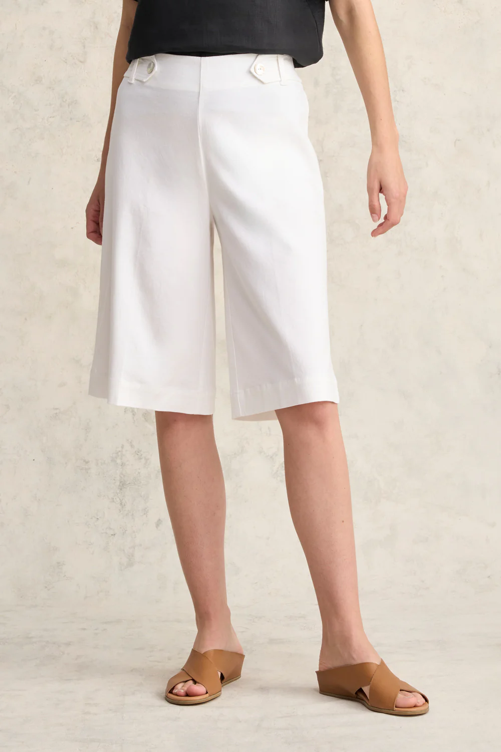 Waist Tab Linen Short - White - Skullriy