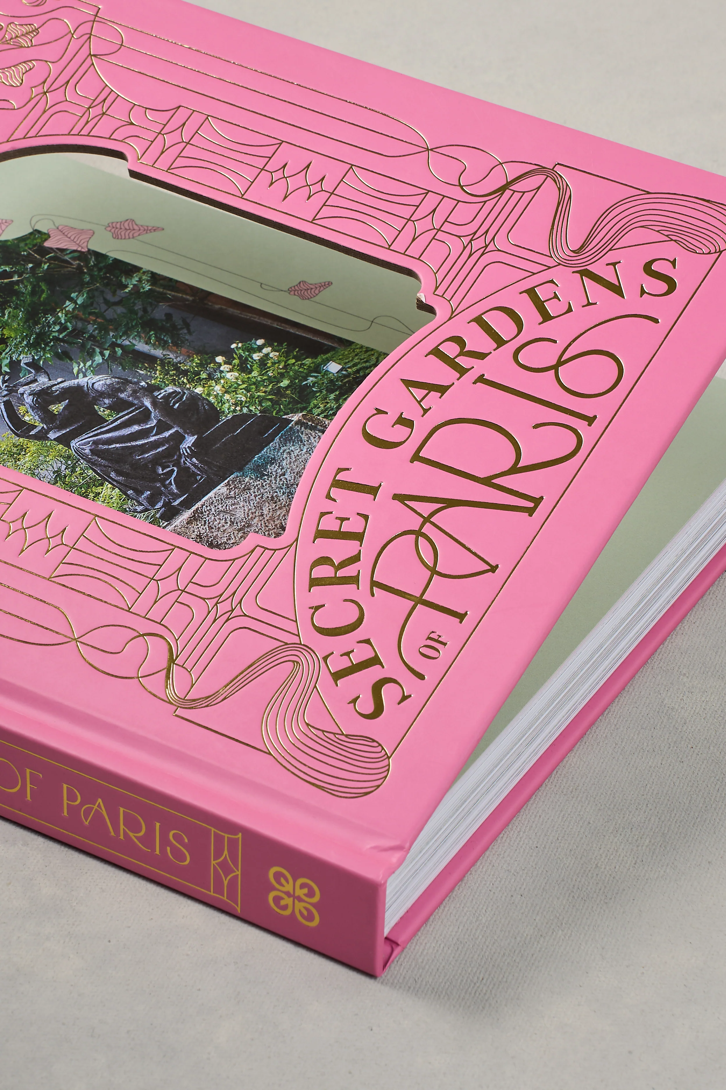 Secret Gardens of Paris Book - Skullriy