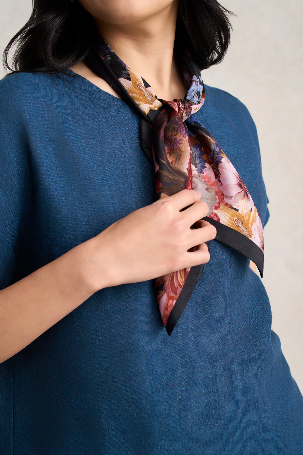 Midnight Floral Silk Scarf - Multicolour - Skullriy