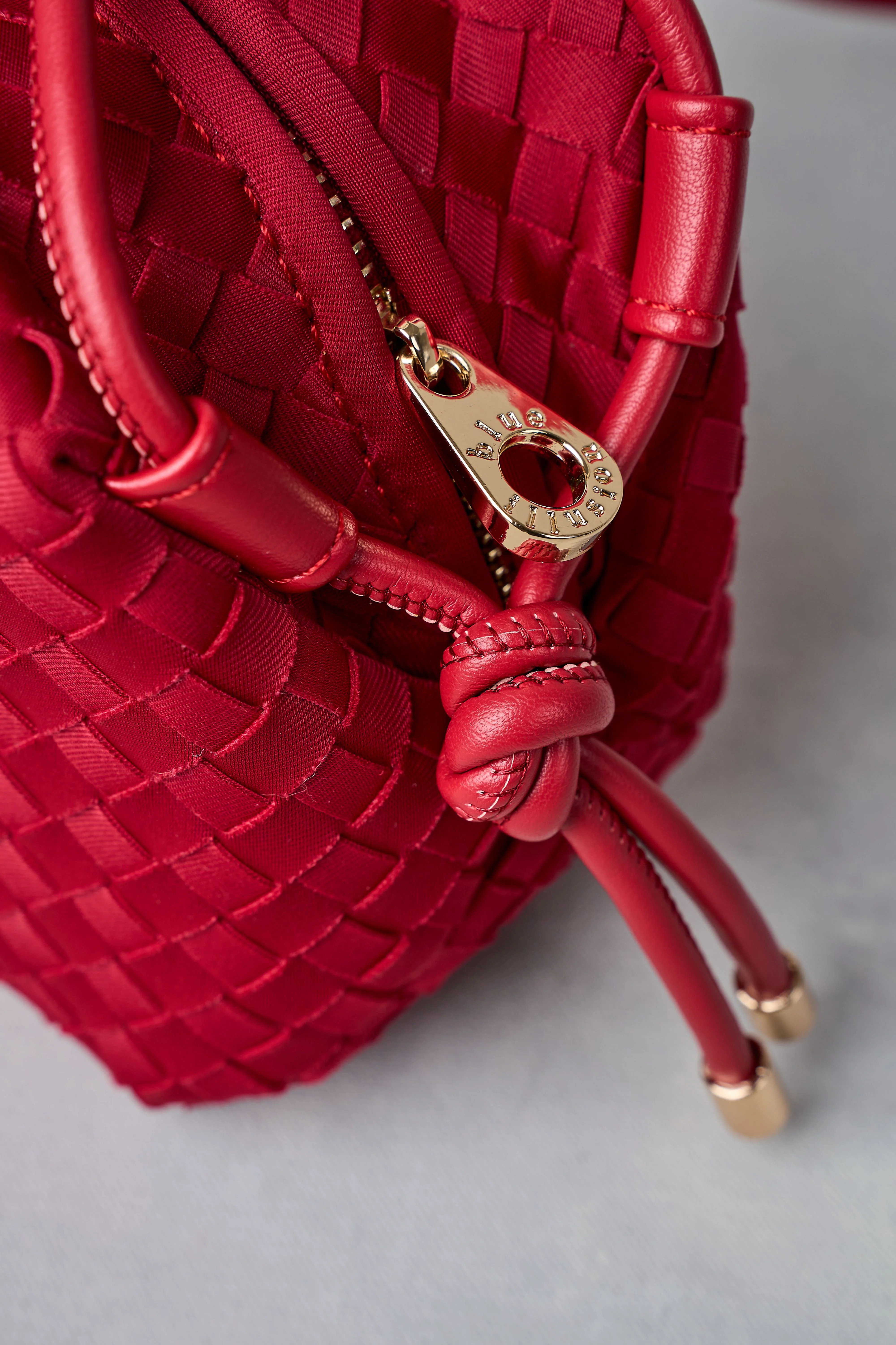 Soft Woven Crossbody - Rosewood - Skullriy