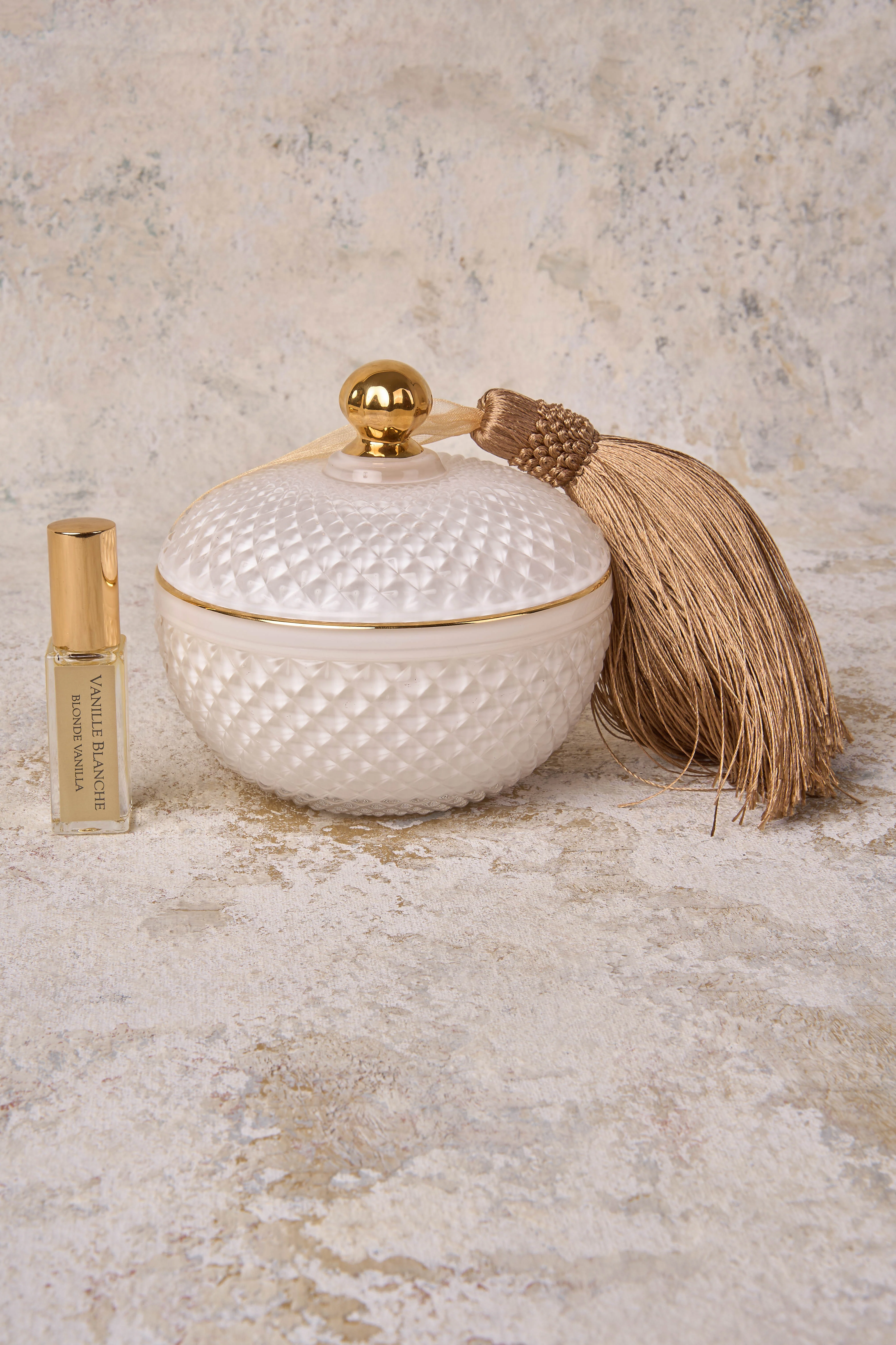 C te Noire Round Art Deco White Candle - Skullriy