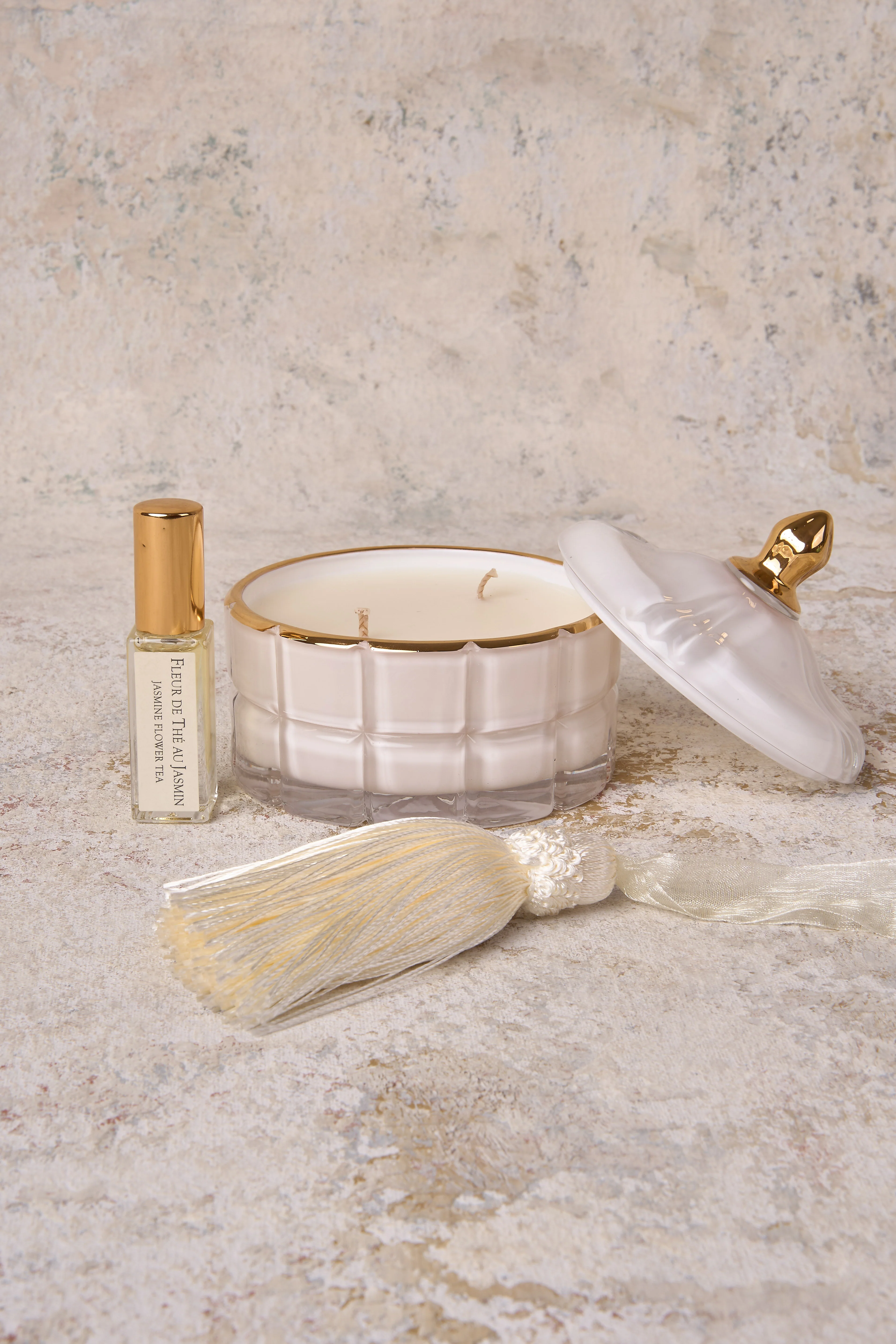 C te Noire White Art Deco Candle - Skullriy