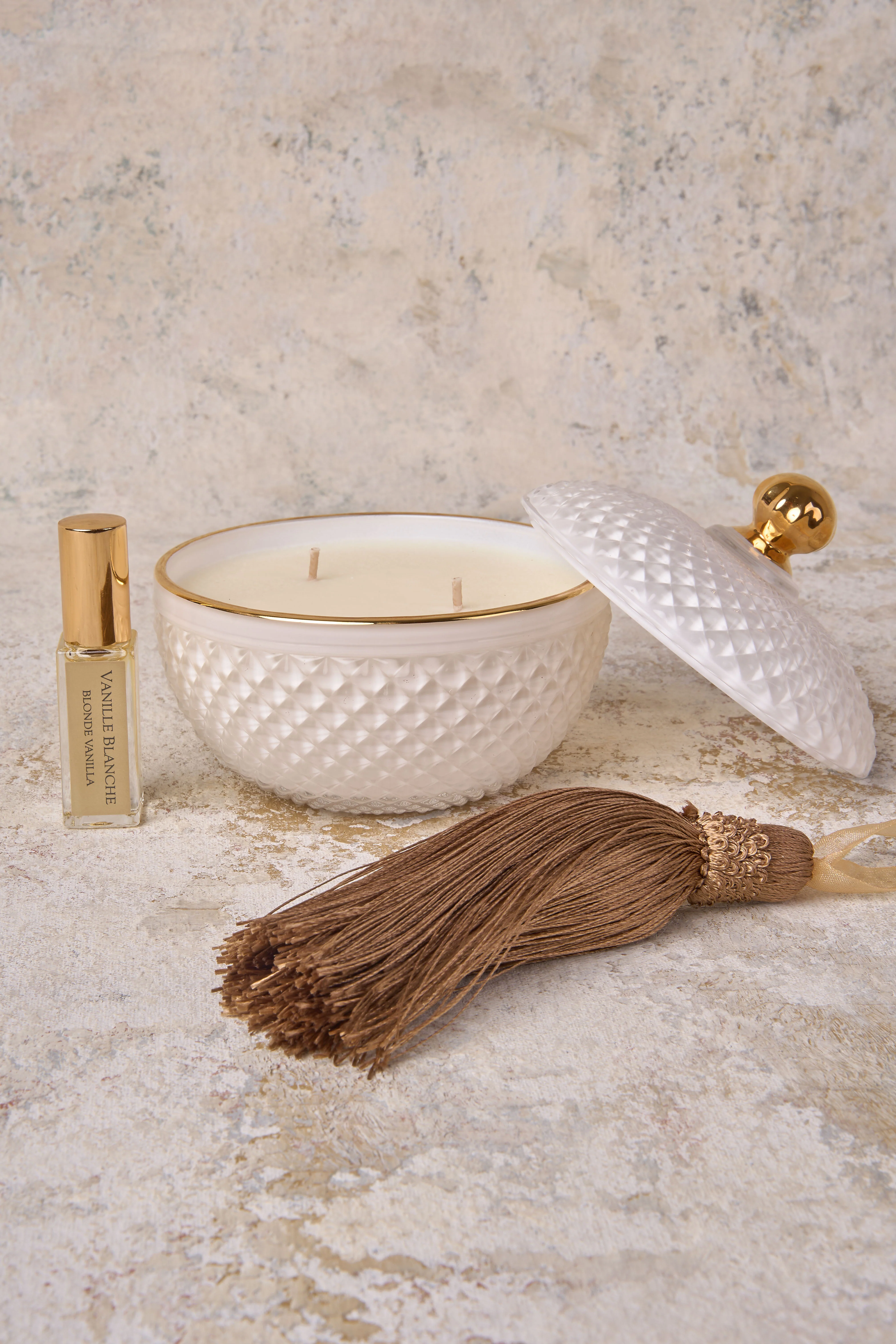 C te Noire Round Art Deco White Candle - Skullriy