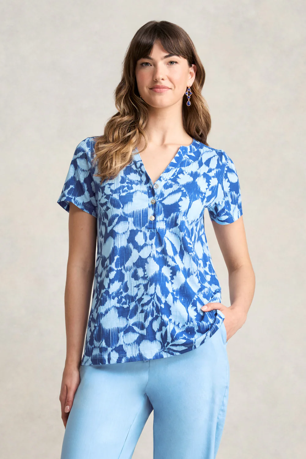 Notch Neck Tee - Seaside Floral - Skullriy