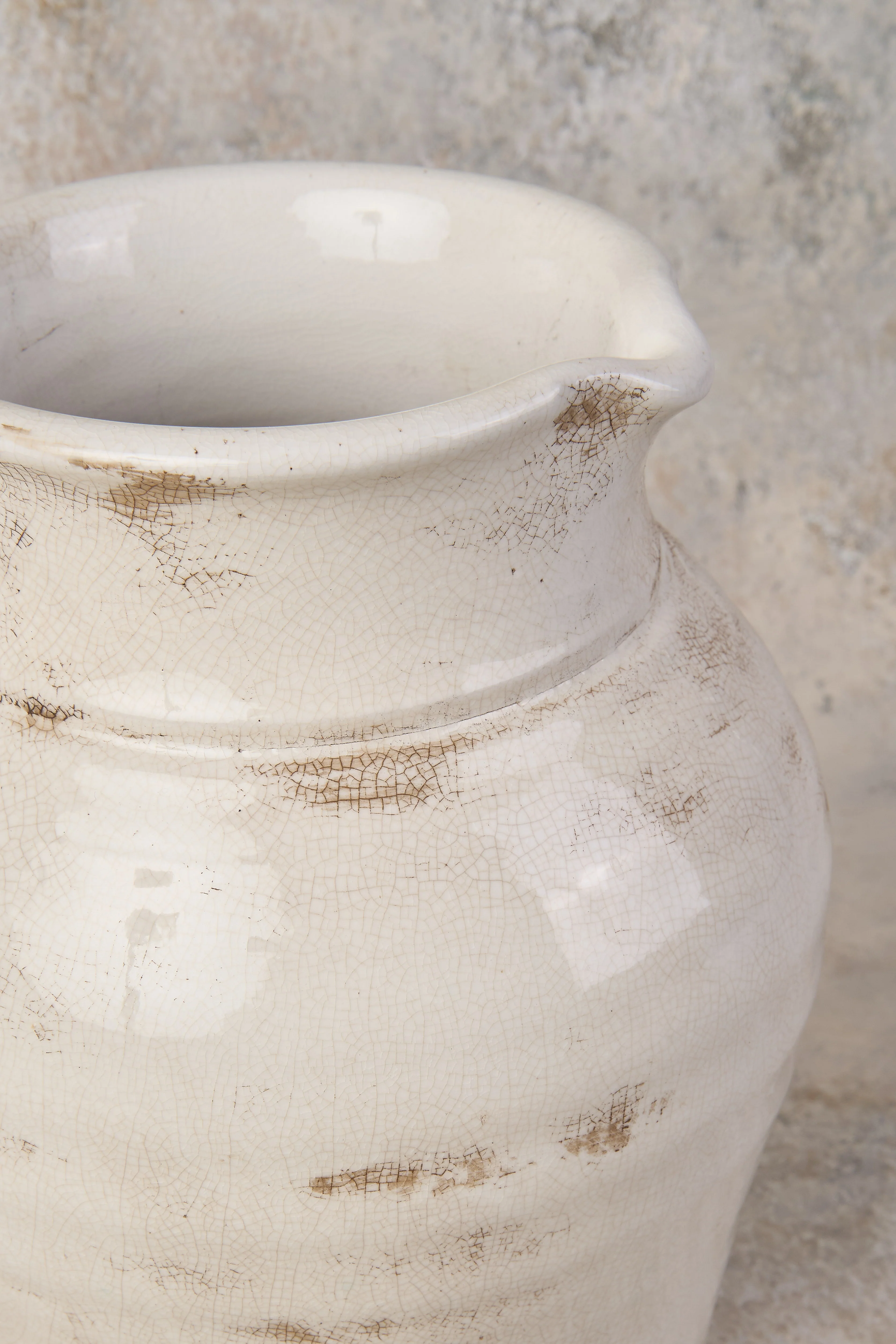 Luna Aged White Urn - Skullriy