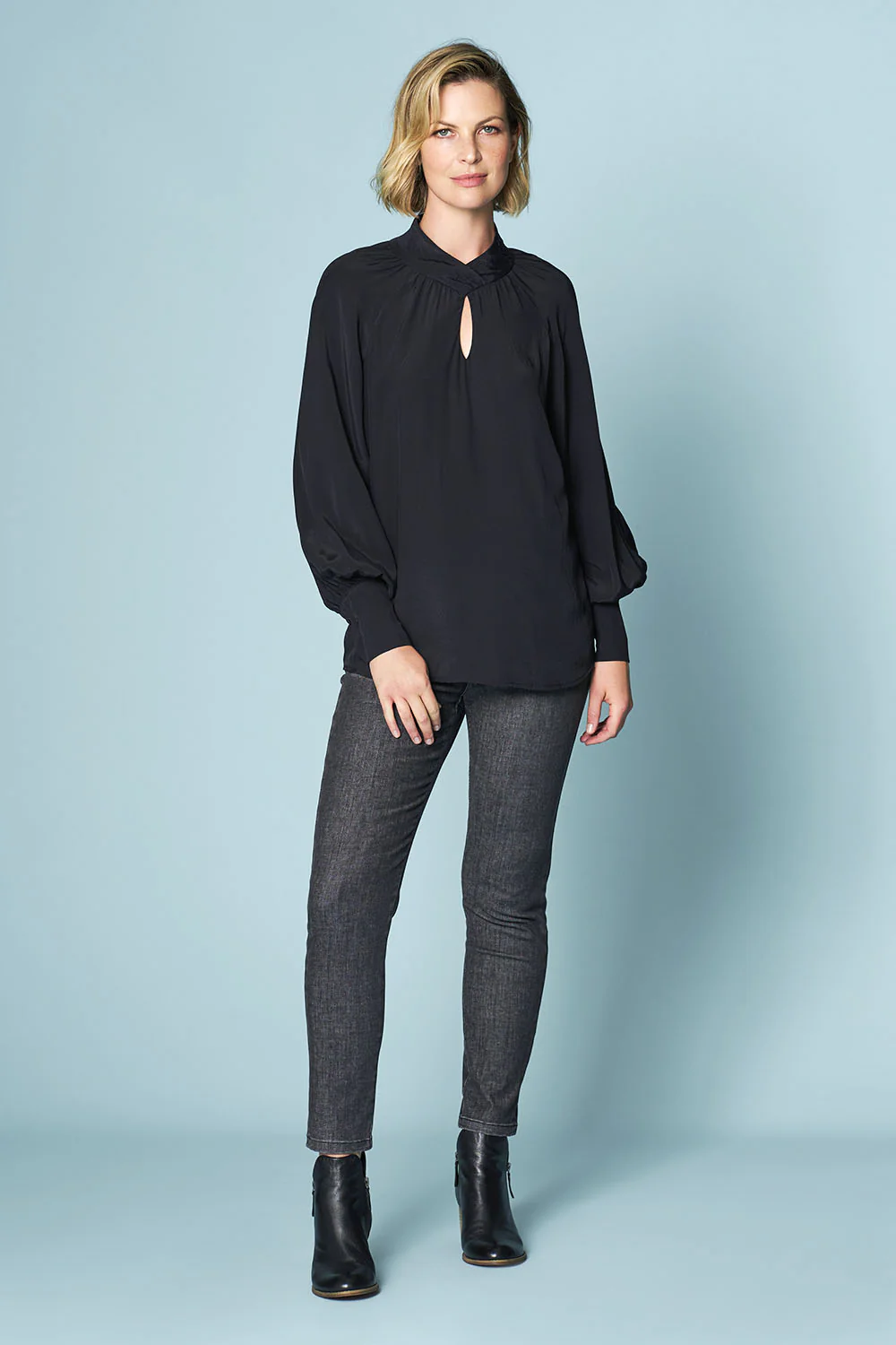 Twist Neck Flounce Top - Black - Skullriy