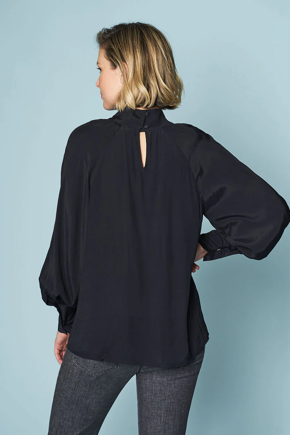 Twist Neck Flounce Top - Black - Skullriy