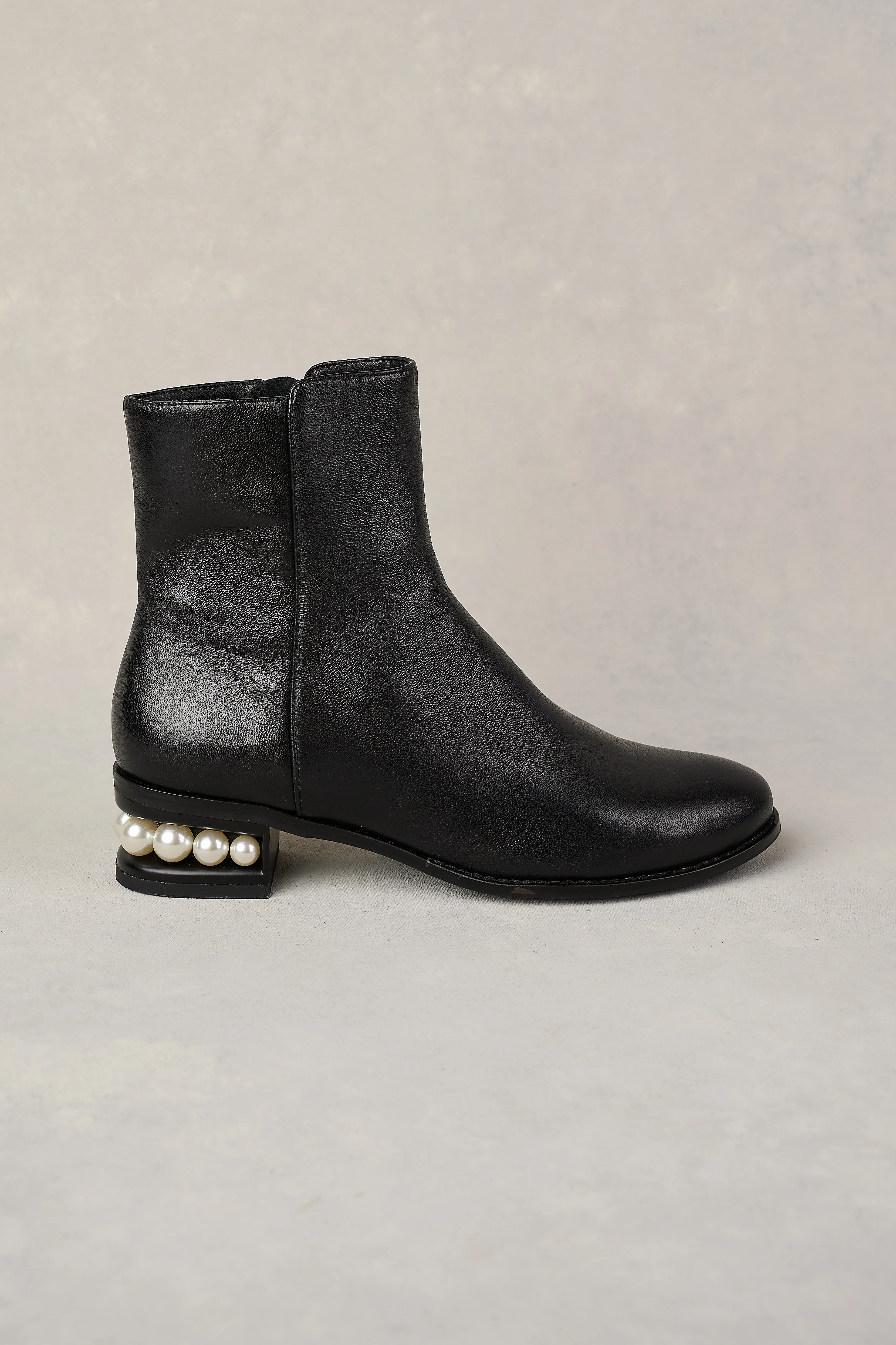 Jolie Pearl Heel Boot - Black - Skullriy