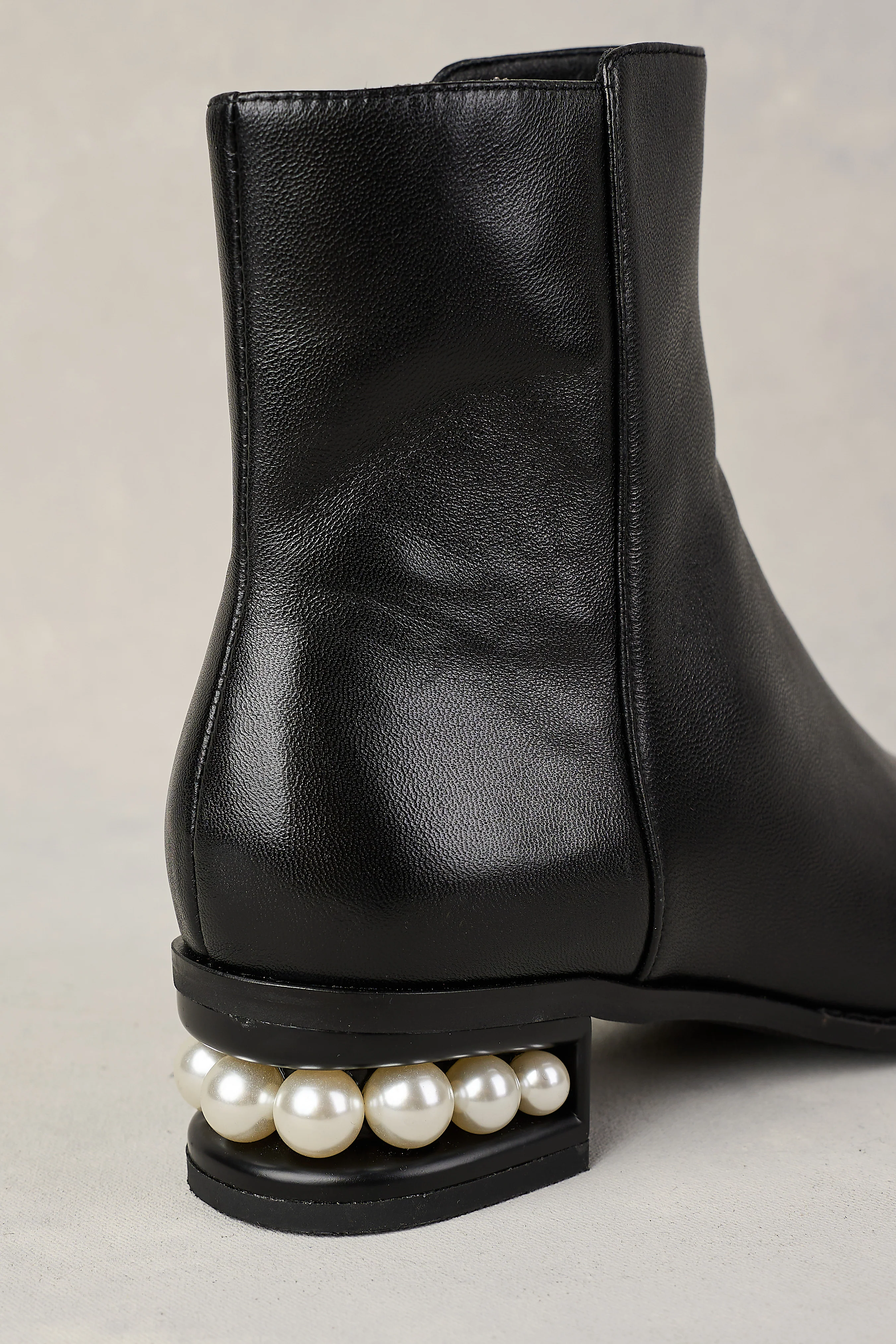 Jolie Pearl Heel Boot - Black - Skullriy