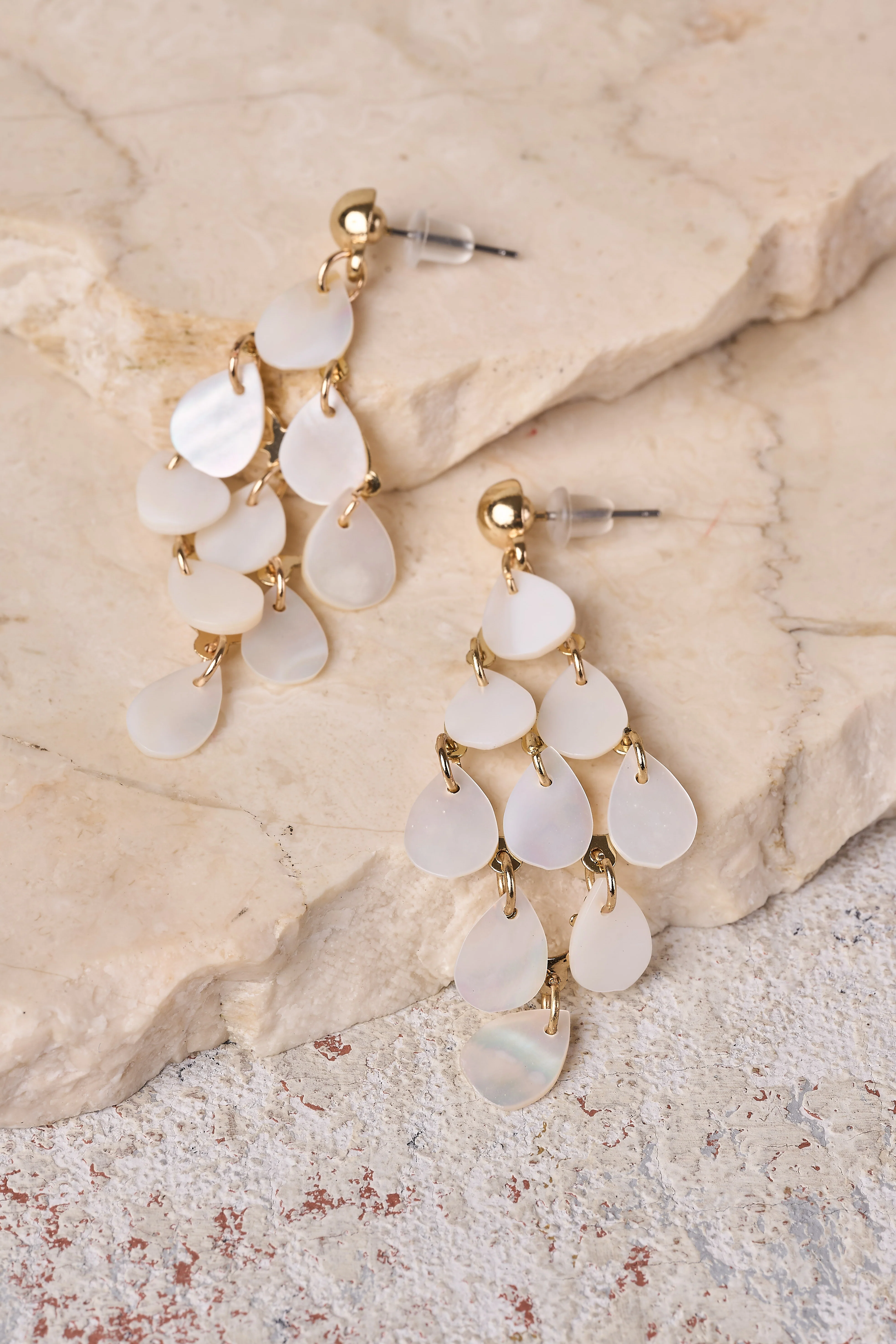 Blanchie Chandelier Earrings - White - Skullriy