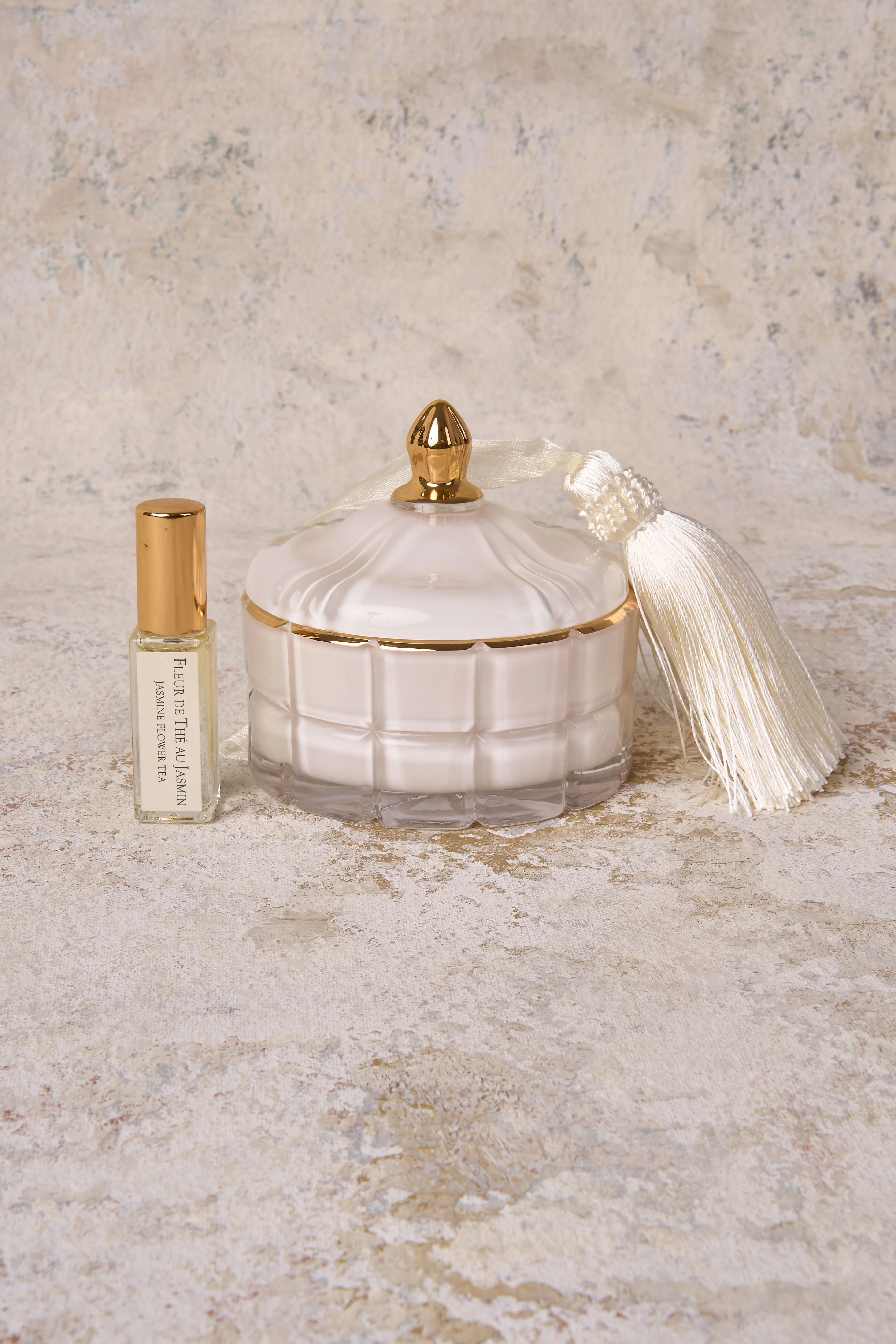 C te Noire White Art Deco Candle - Skullriy