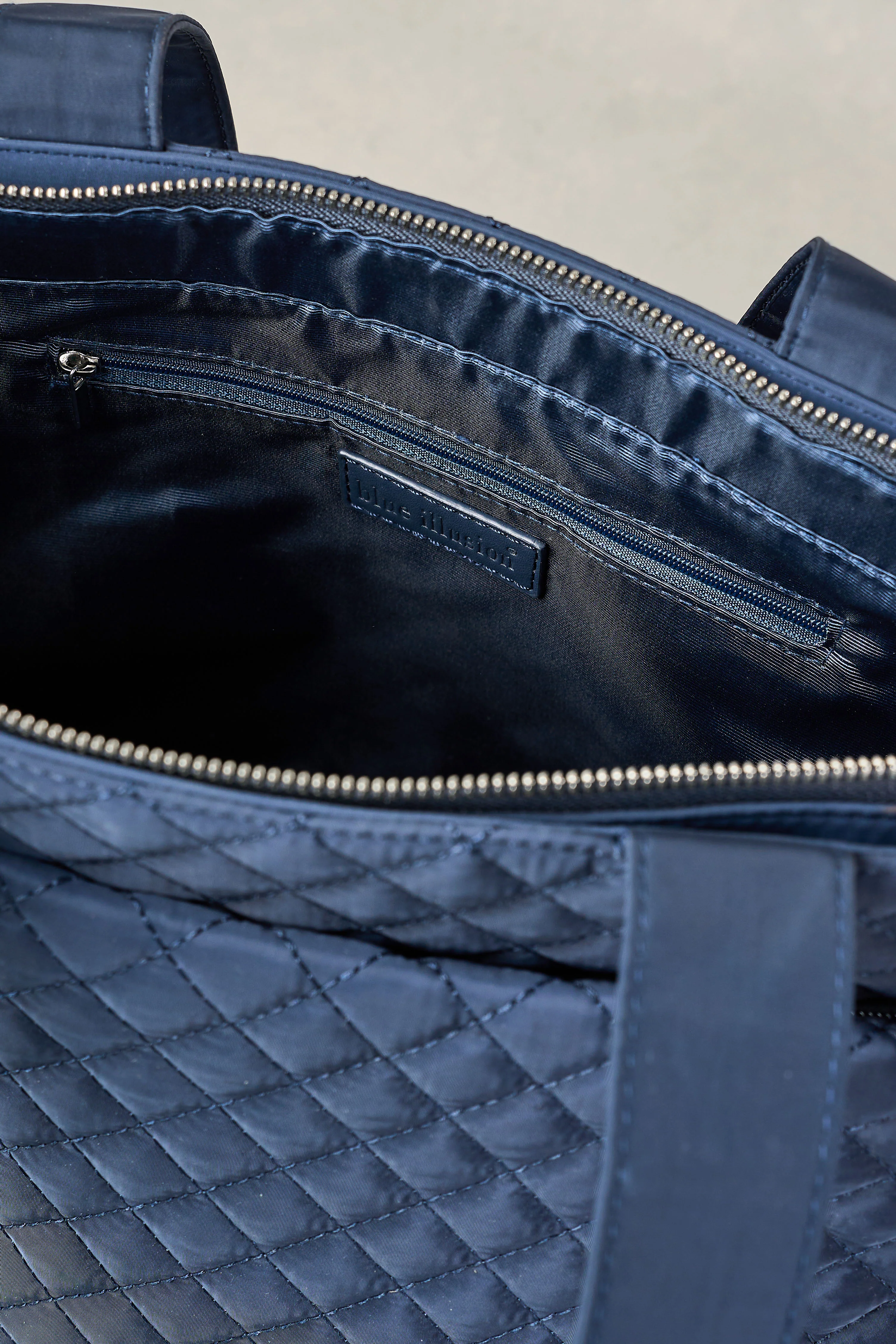 Naomi Quilted Tote - Navy - Skullriy