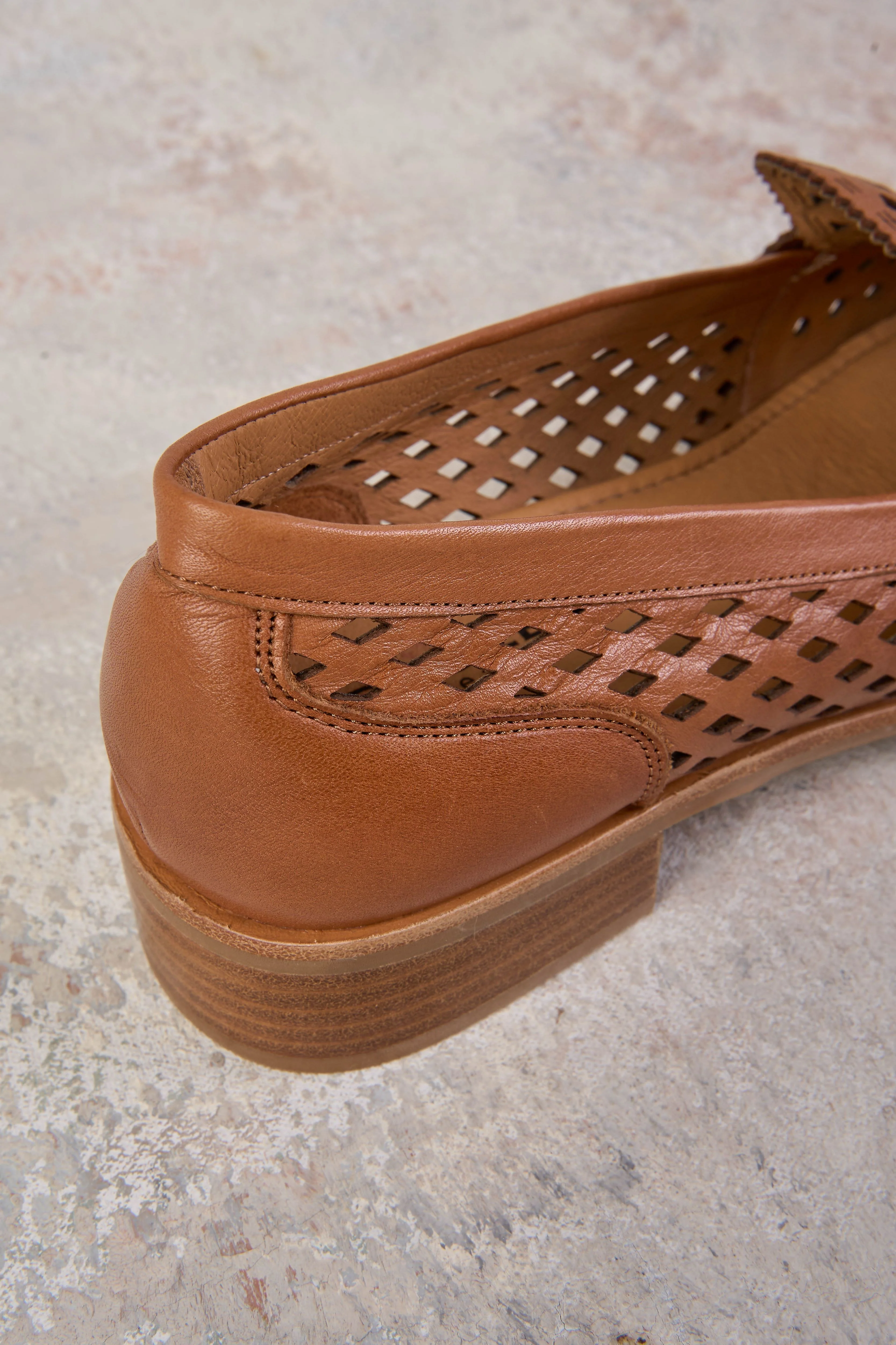 Hillary Heeled Loafer - Tan - Skullriy